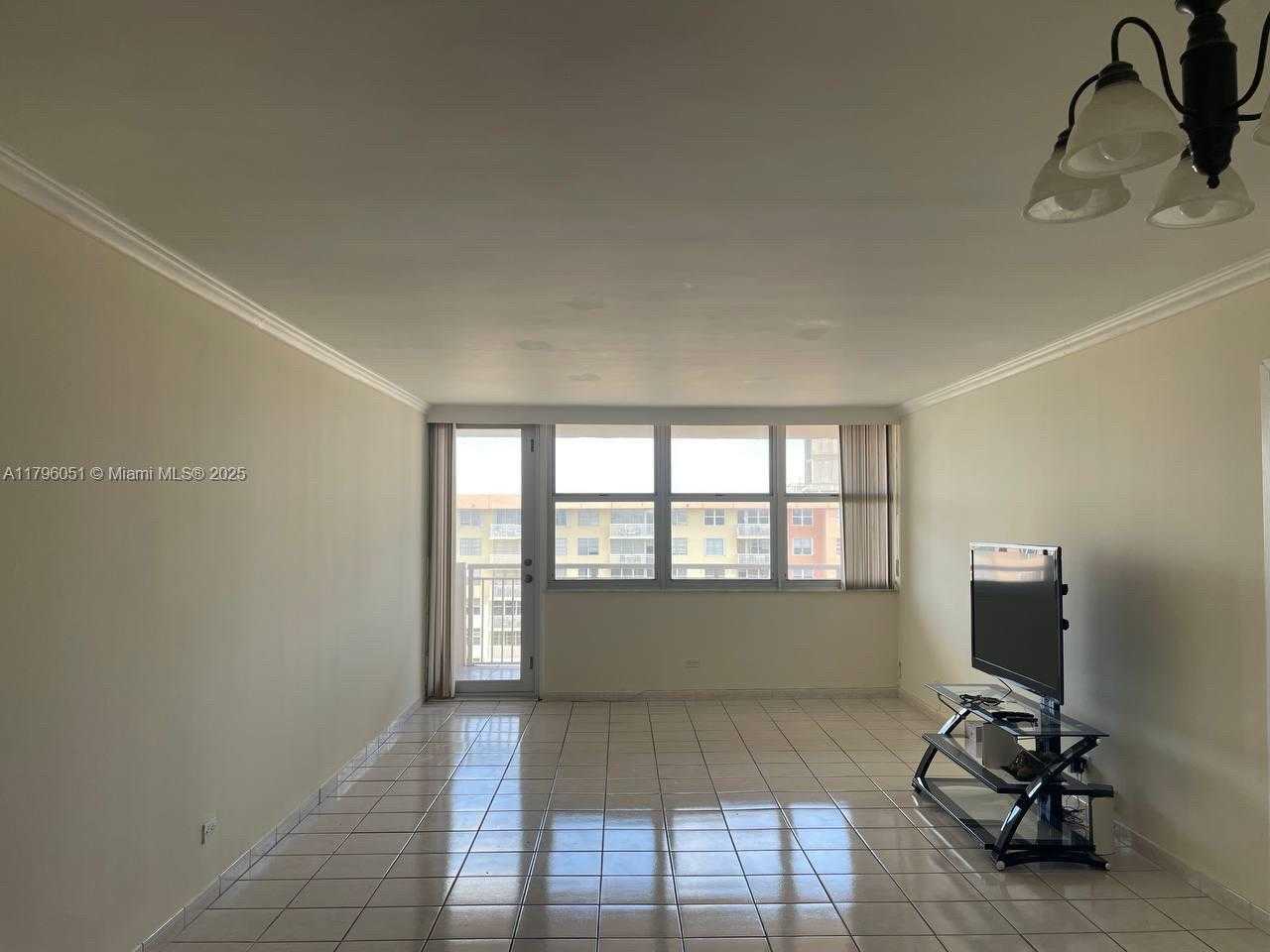 Small Image of 250 174TH ST #2308, Sunny Isles Beach Number 4