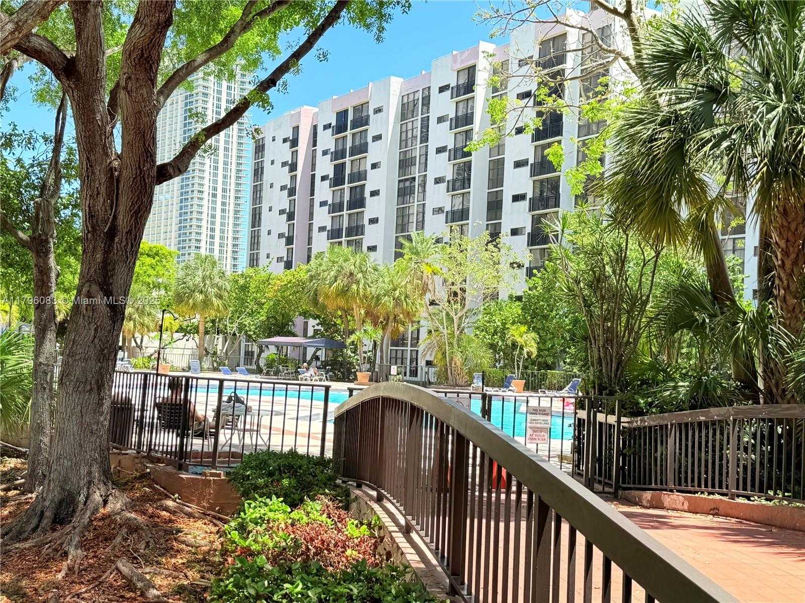 Small Image of 16909 NORTH BAY RD #116, Sunny Isles Beach Number 13