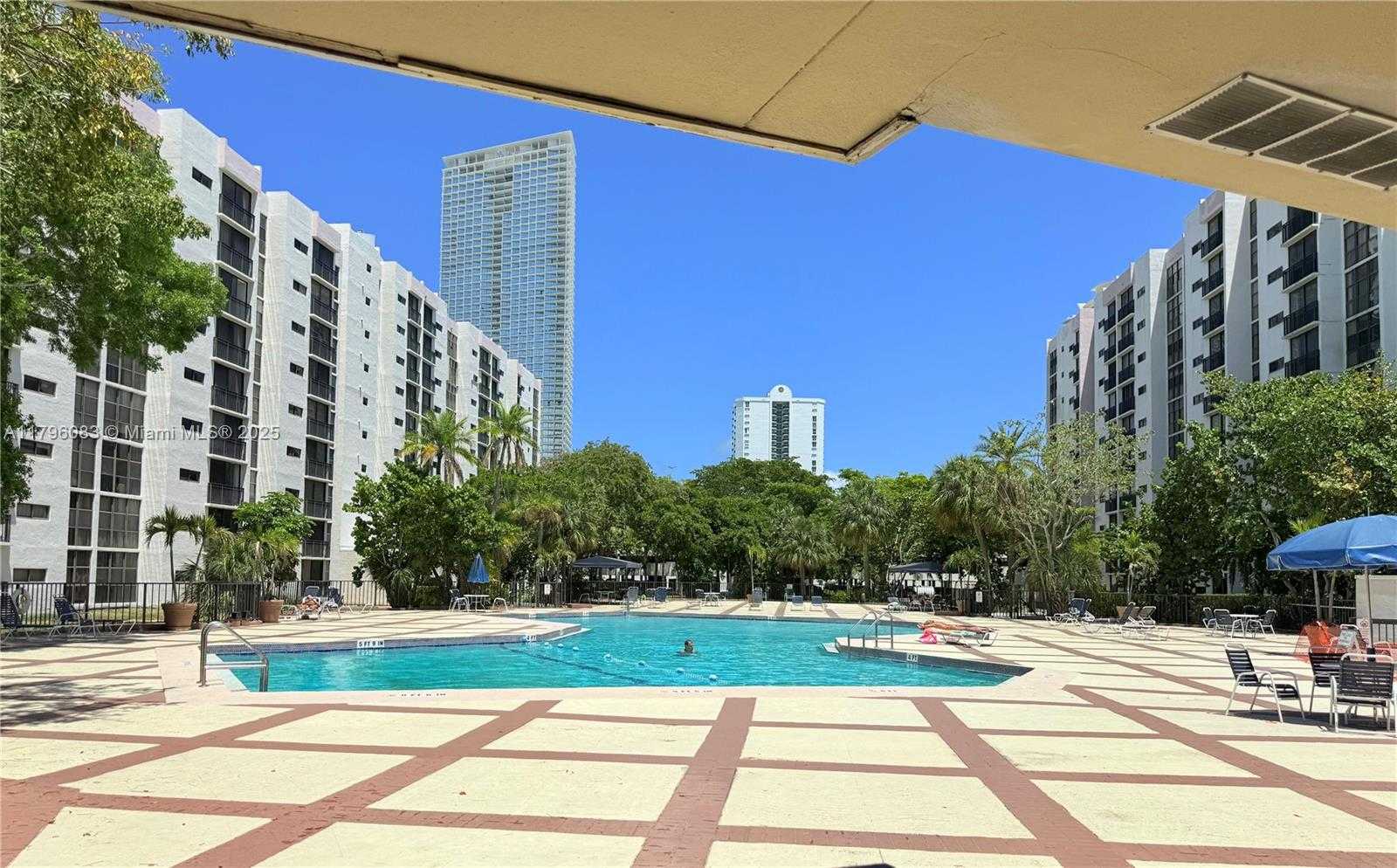 Small Image of 16909 NORTH BAY RD #116, Sunny Isles Beach Number 14