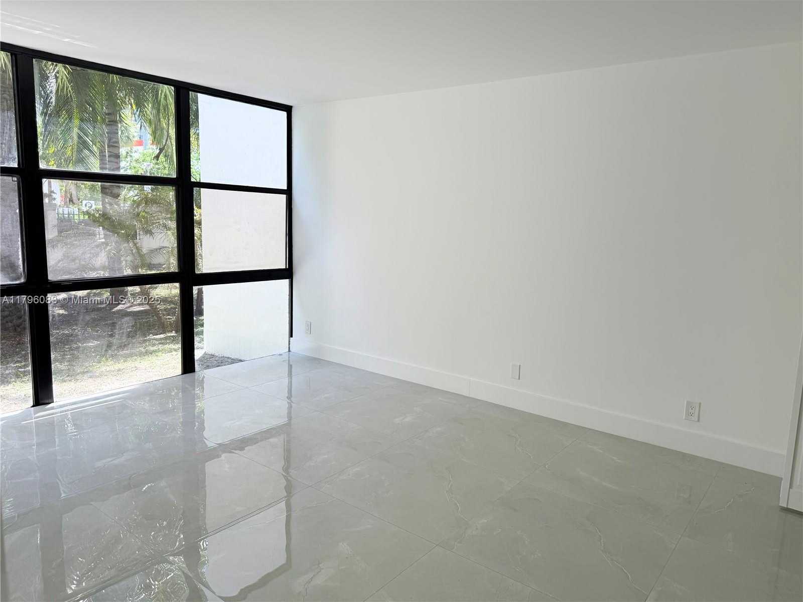 Small Image of 16909 NORTH BAY RD #116, Sunny Isles Beach Number 5