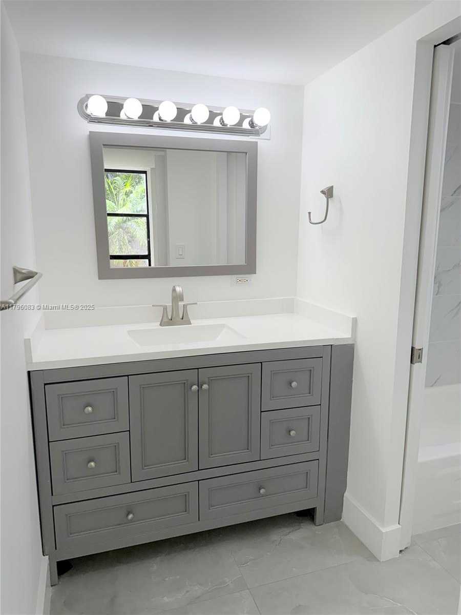 Small Image of 16909 NORTH BAY RD #116, Sunny Isles Beach Number 8