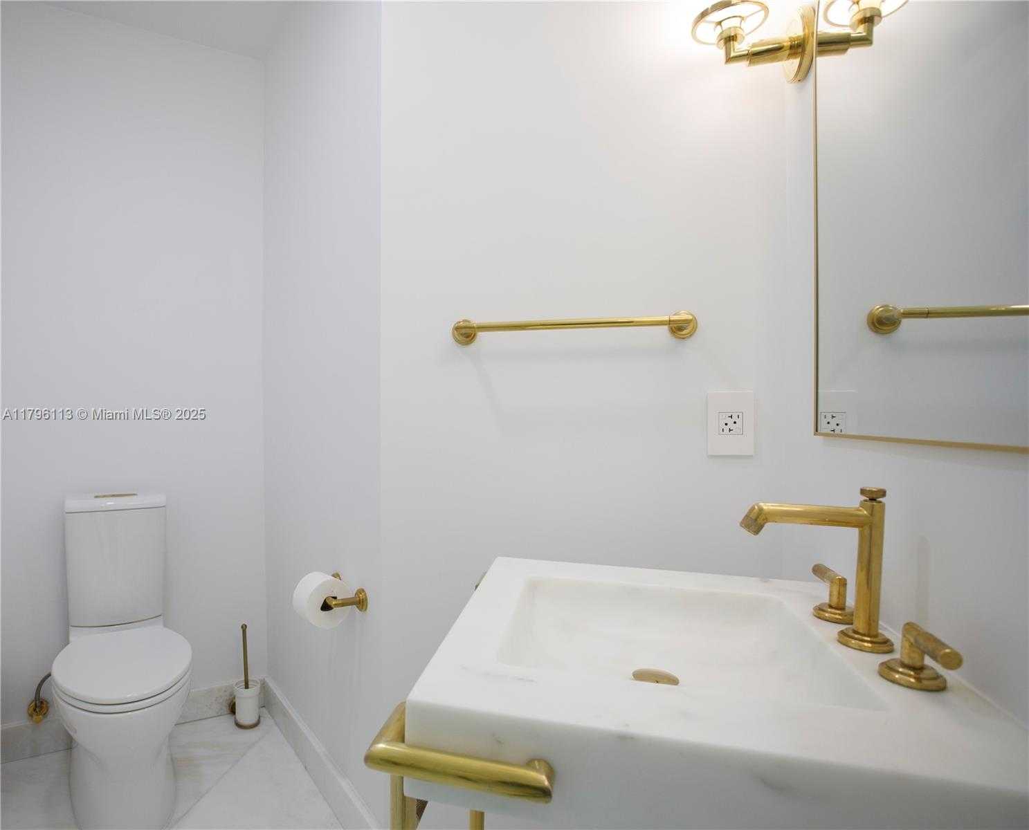 Small Image of 100 SOUTH POINTE DR #2508, Miami Beach Number 10