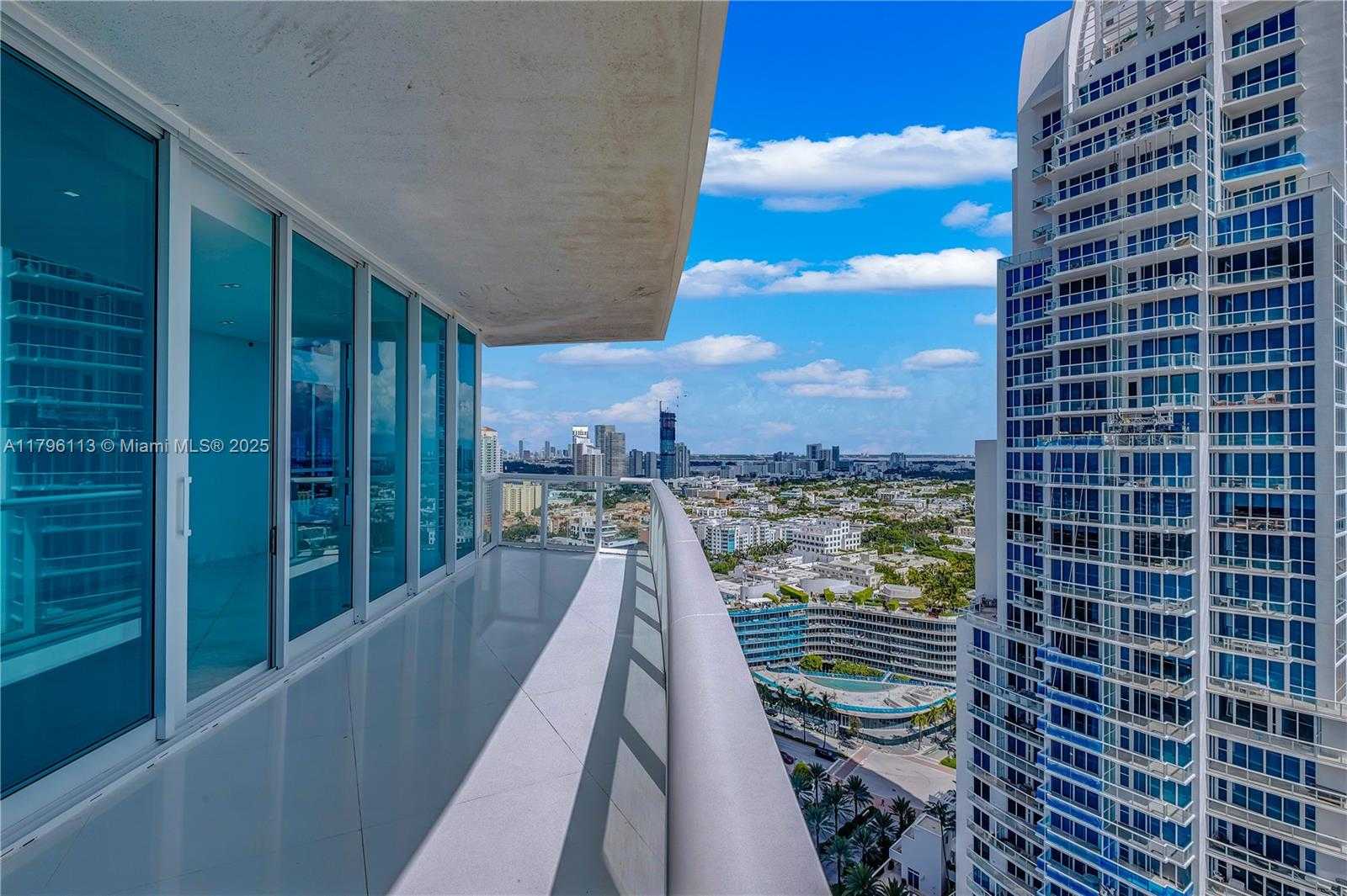 Small Image of 100 SOUTH POINTE DR #2508, Miami Beach Number 22