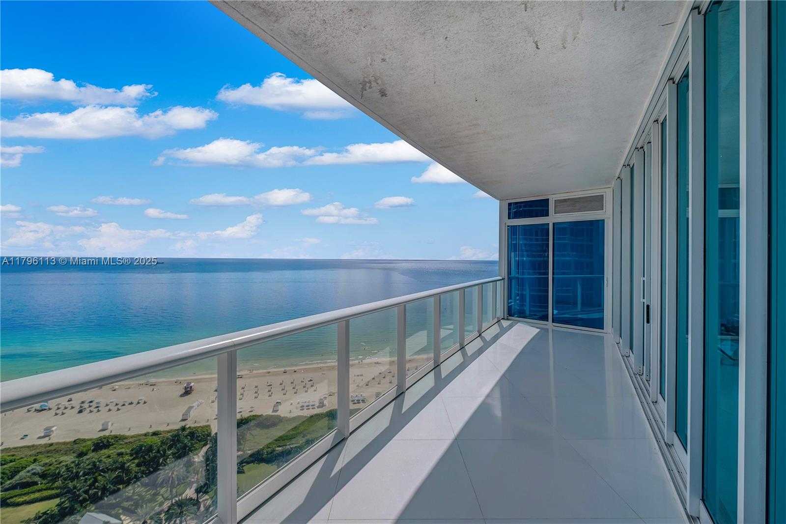 Small Image of 100 SOUTH POINTE DR #2508, Miami Beach Number 23