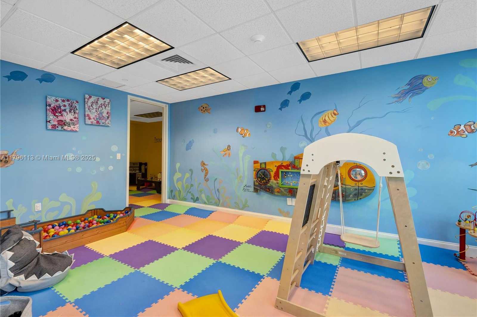 Small Image of 100 SOUTH POINTE DR #2508, Miami Beach Number 25
