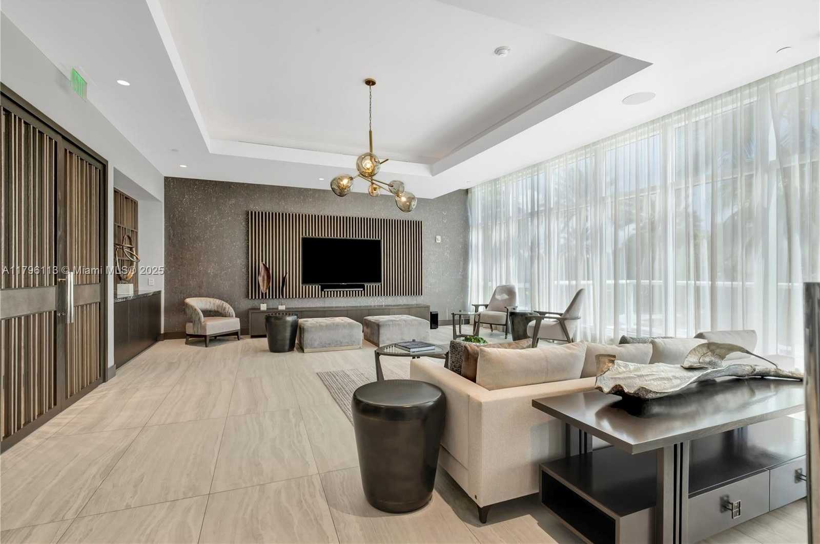 Small Image of 100 SOUTH POINTE DR #2508, Miami Beach Number 29