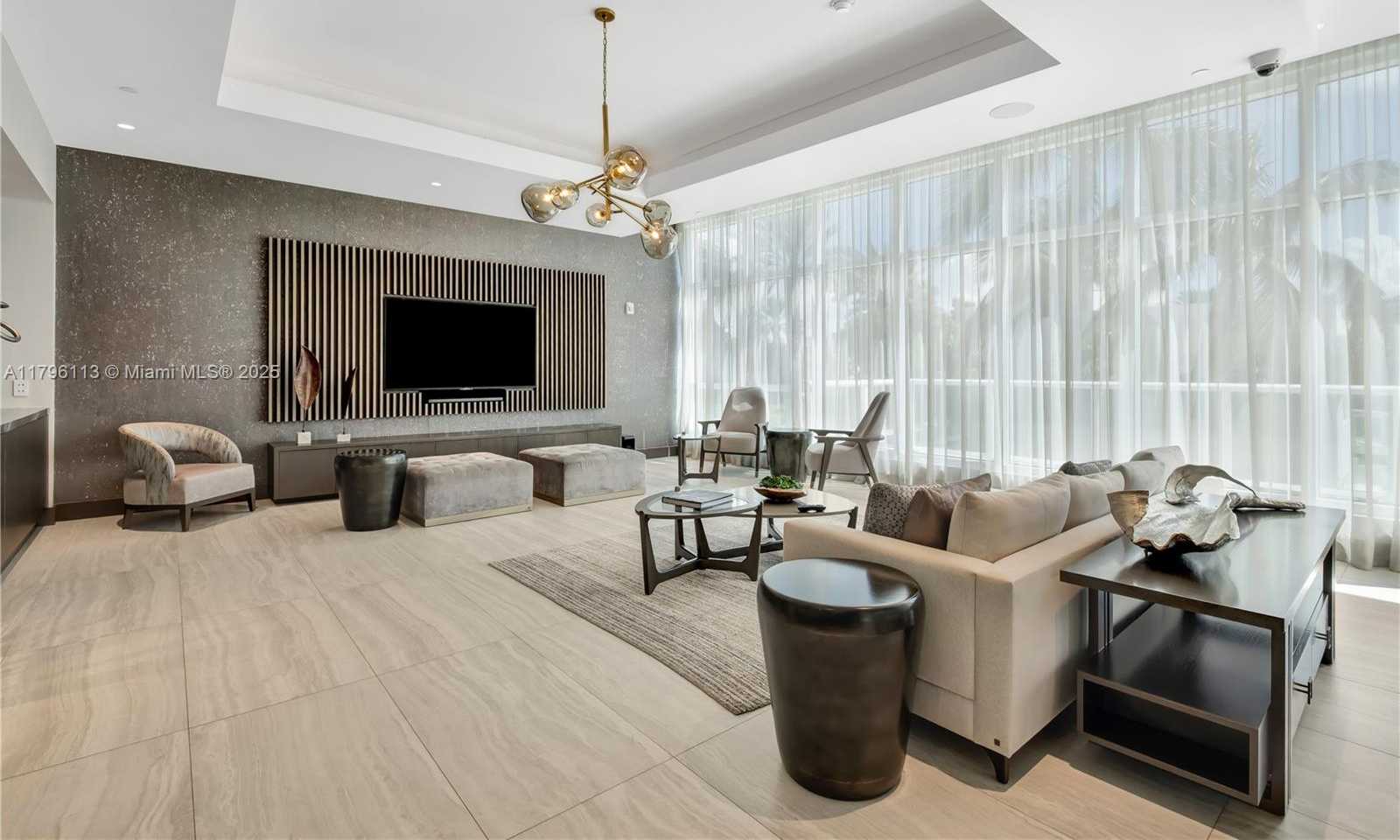 Small Image of 100 SOUTH POINTE DR #2508, Miami Beach Number 32