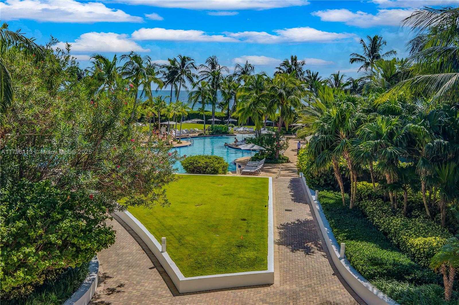 Small Image of 100 SOUTH POINTE DR #2508, Miami Beach Number 33