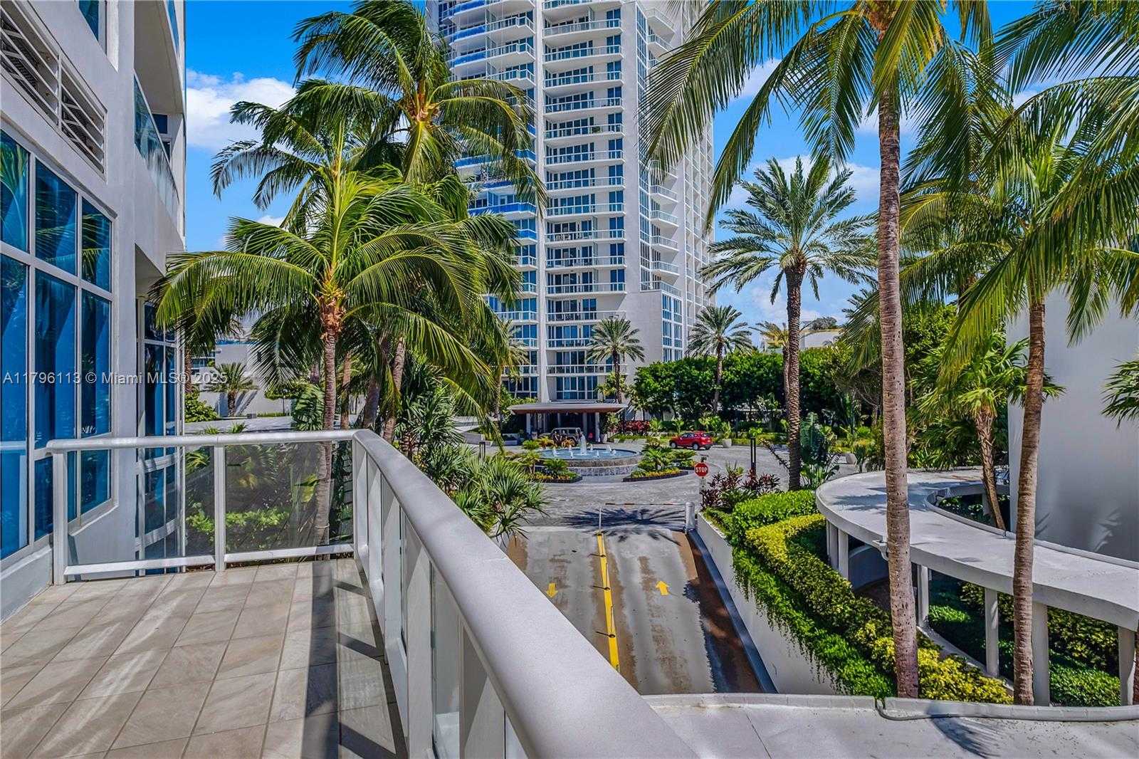 Small Image of 100 SOUTH POINTE DR #2508, Miami Beach Number 34