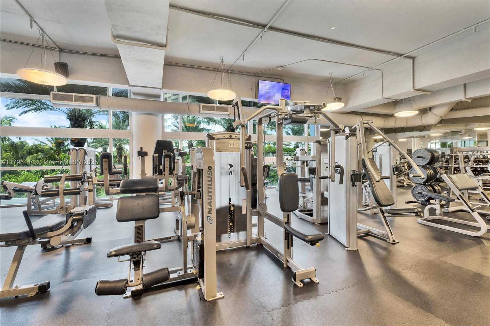 Small Image of 100 SOUTH POINTE DR #2508, Miami Beach Number 37