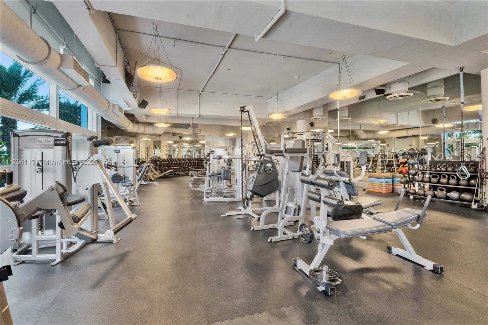 Small Image of 100 SOUTH POINTE DR #2508, Miami Beach Number 38