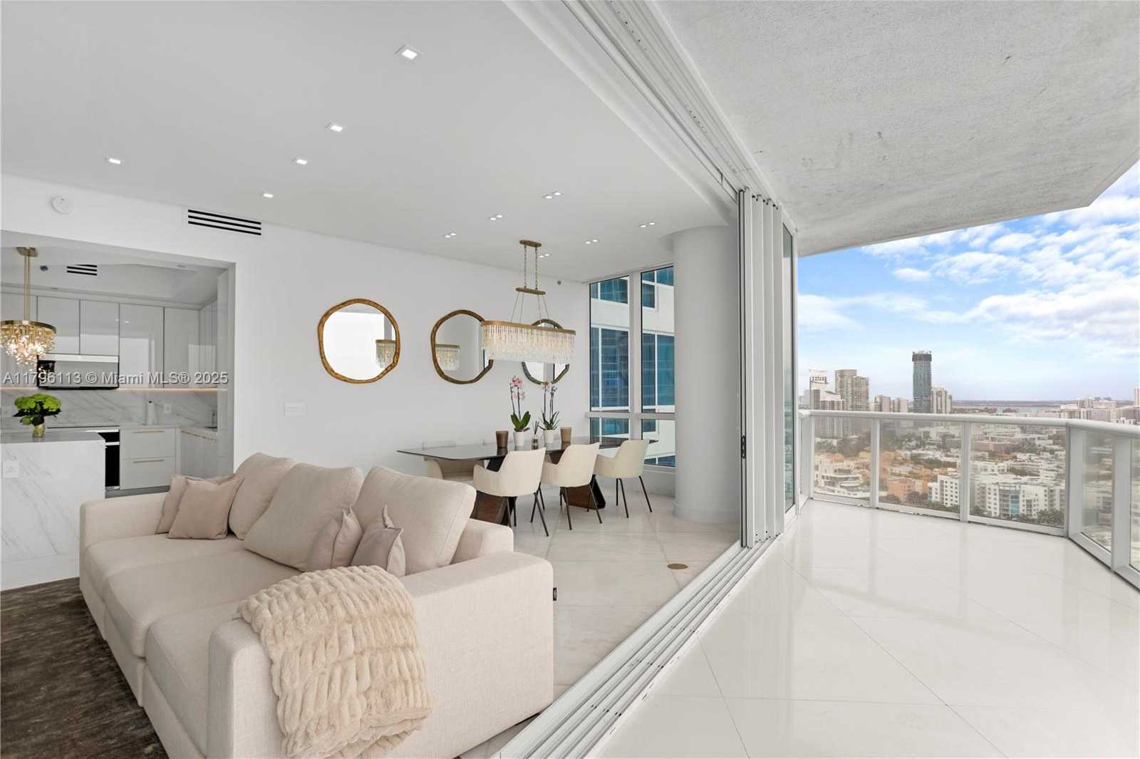 Small Image of 100 SOUTH POINTE DR #2508, Miami Beach Number 4