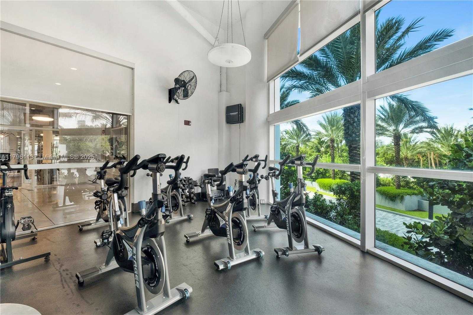Small Image of 100 SOUTH POINTE DR #2508, Miami Beach Number 40