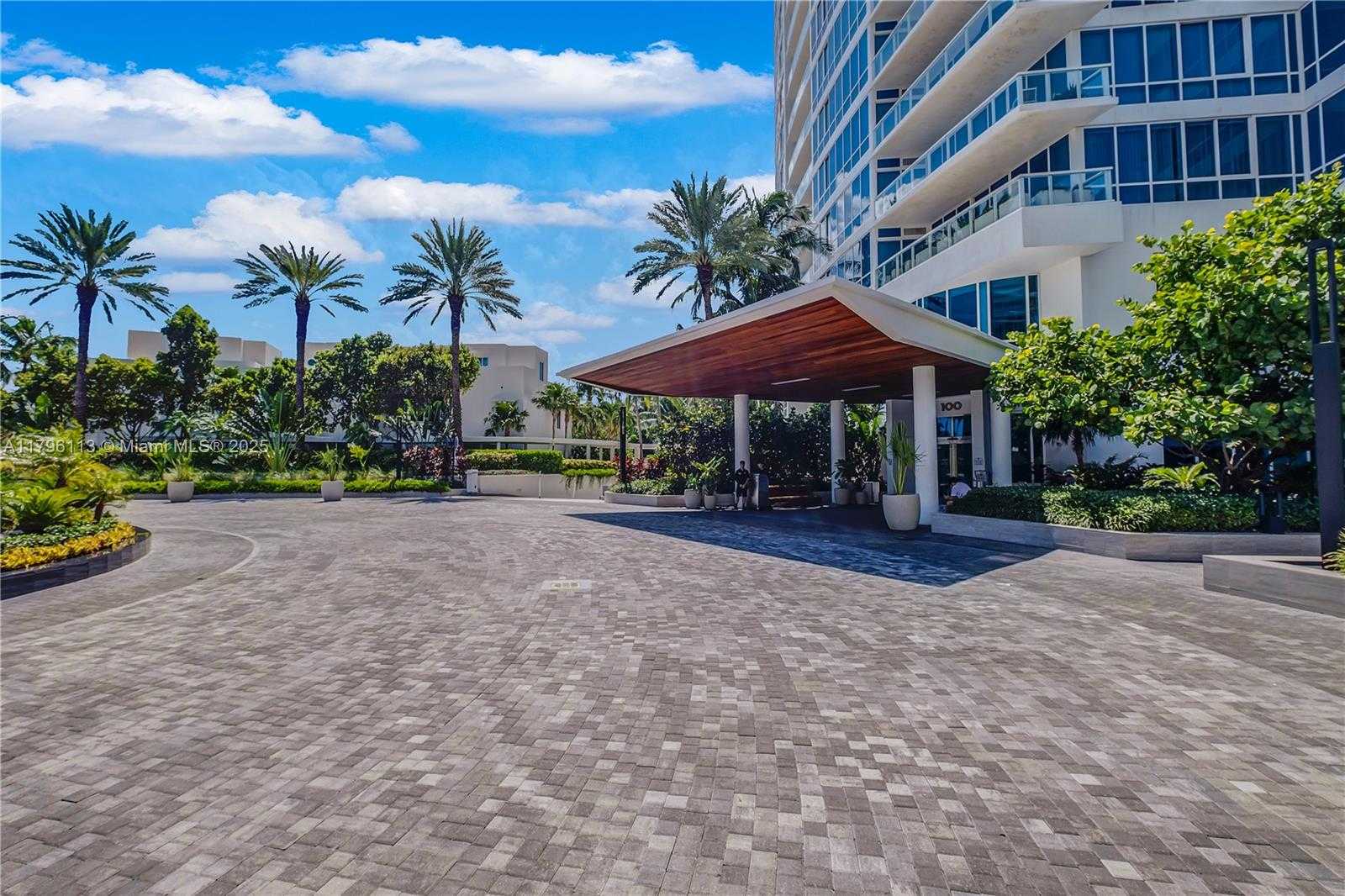 Small Image of 100 SOUTH POINTE DR #2508, Miami Beach Number 45