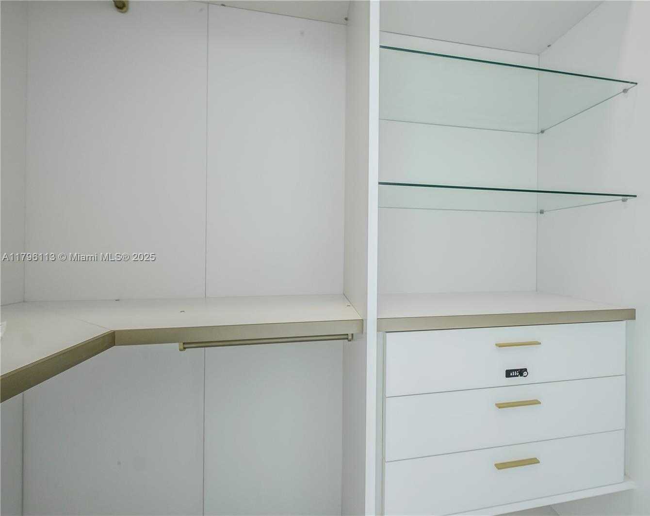 Small Image of 100 SOUTH POINTE DR #2508, Miami Beach Number 50