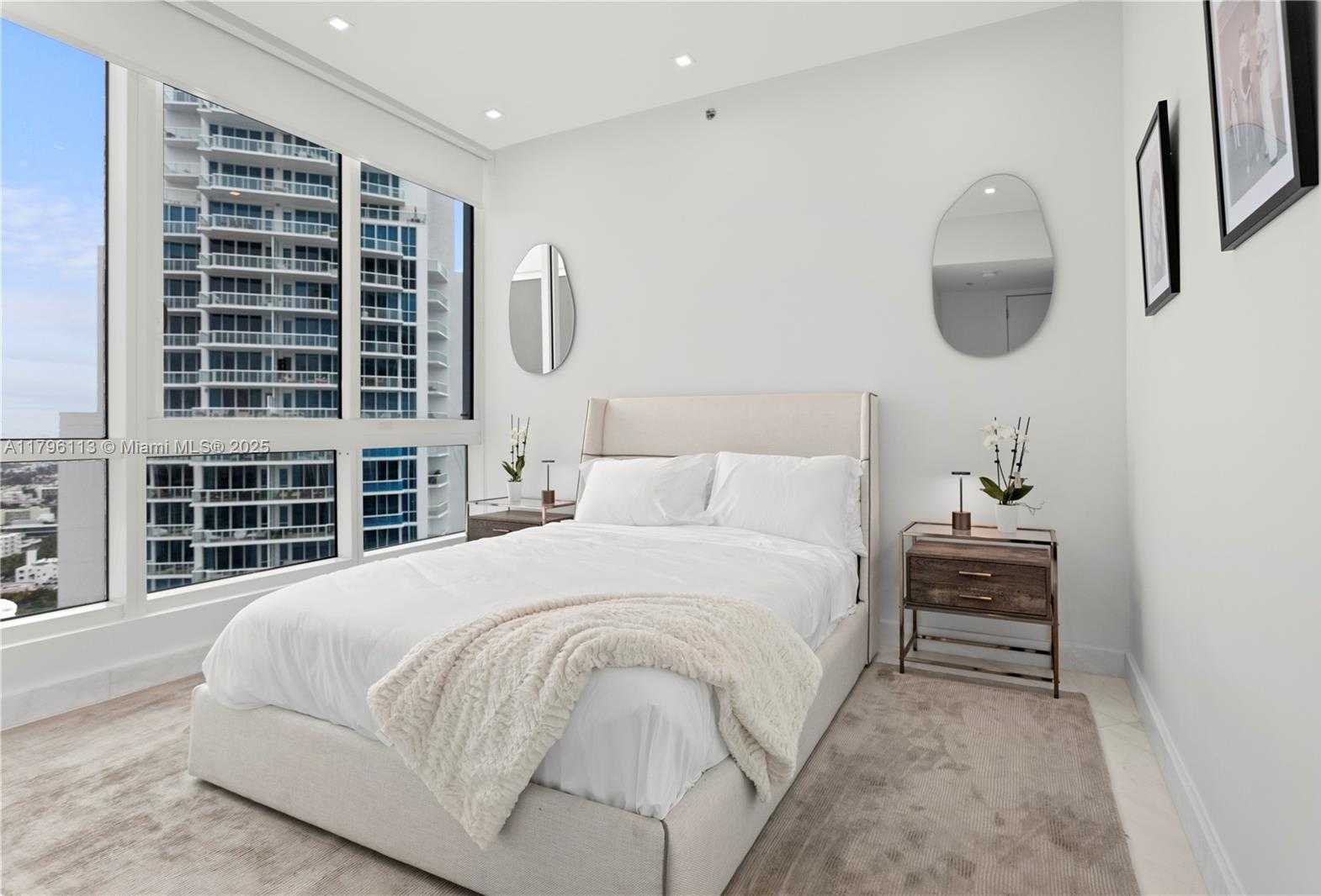 Small Image of 100 SOUTH POINTE DR #2508, Miami Beach Number 8