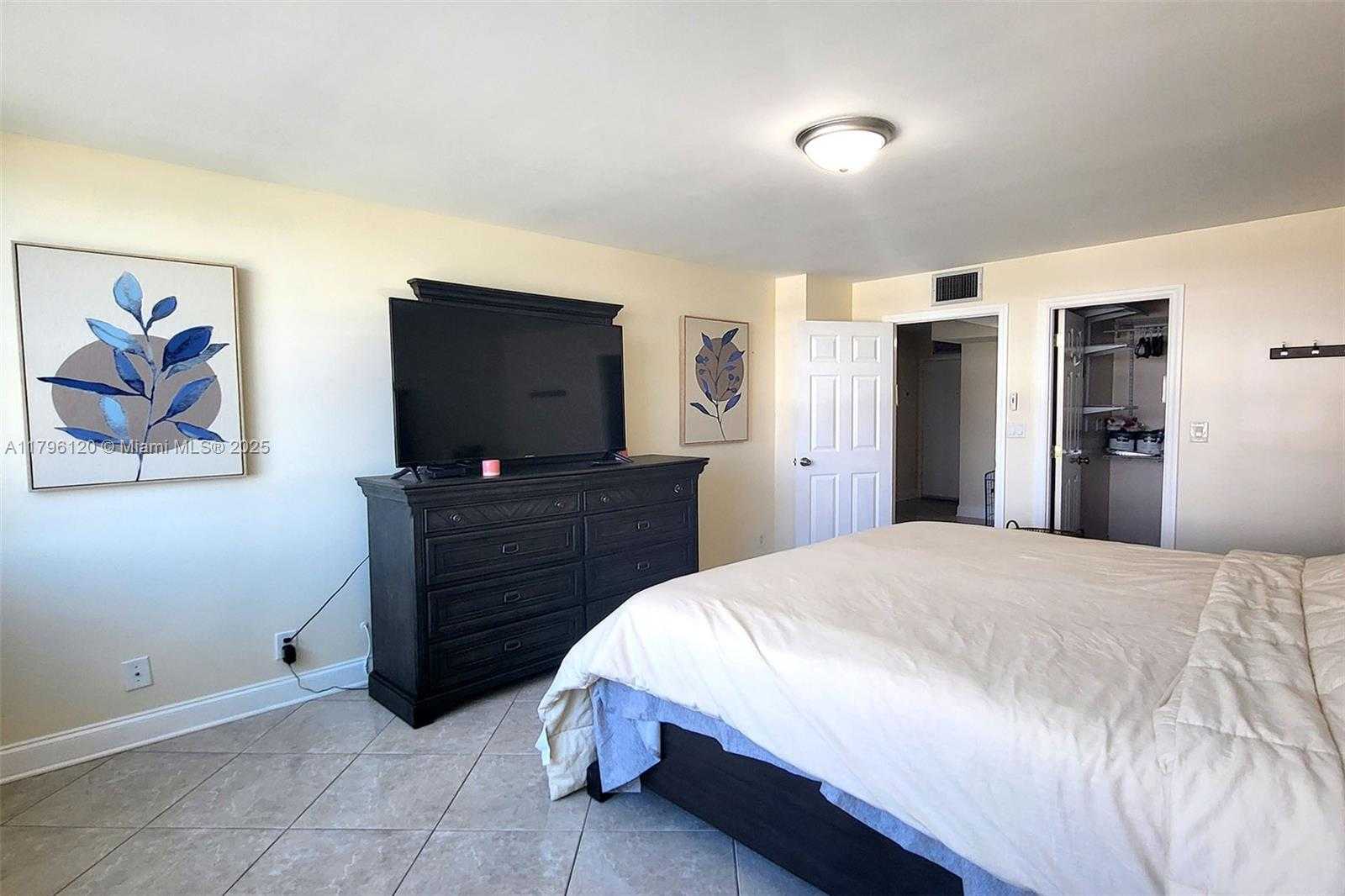 Small Image of 2101 SOUTH OCEAN DR #606, Hollywood Number 19