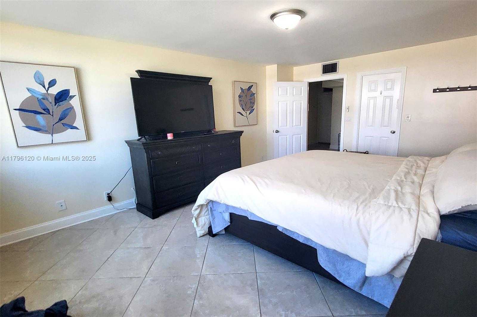 Small Image of 2101 SOUTH OCEAN DR #606, Hollywood Number 21