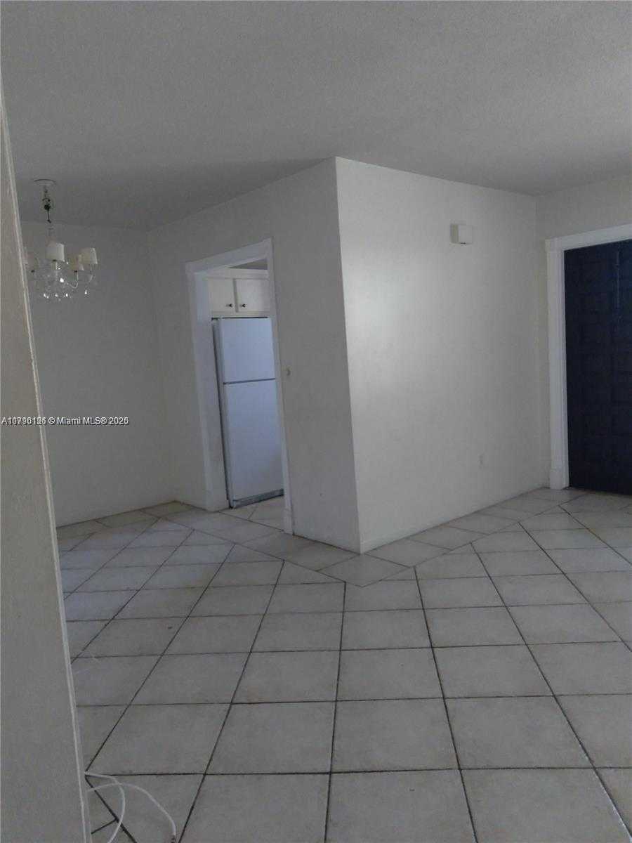 Small Image of 1826 CLEVELAND ST #1, Hollywood Number 8