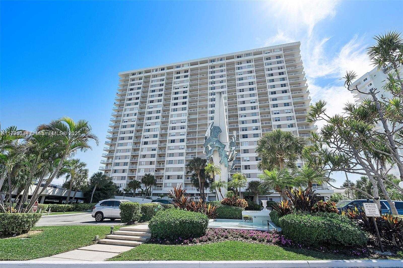 Small Image of 300 BAYVIEW DR #508, Sunny Isles Beach Number 14