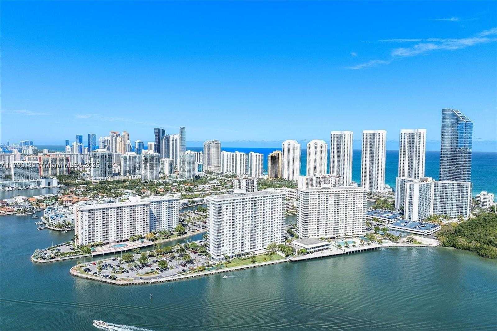 Small Image of 300 BAYVIEW DR #508, Sunny Isles Beach Number 15