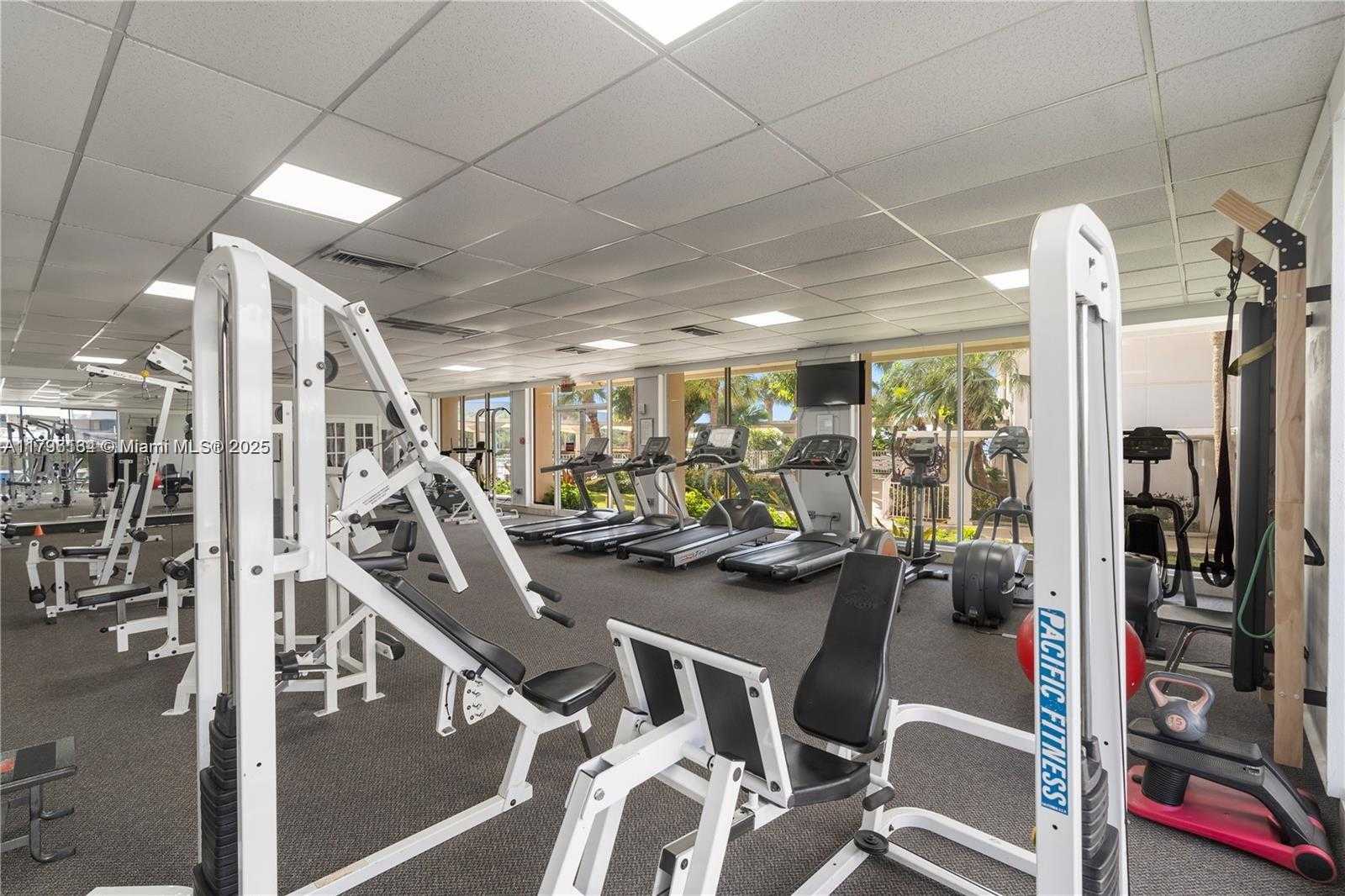 Small Image of 300 BAYVIEW DR #508, Sunny Isles Beach Number 21