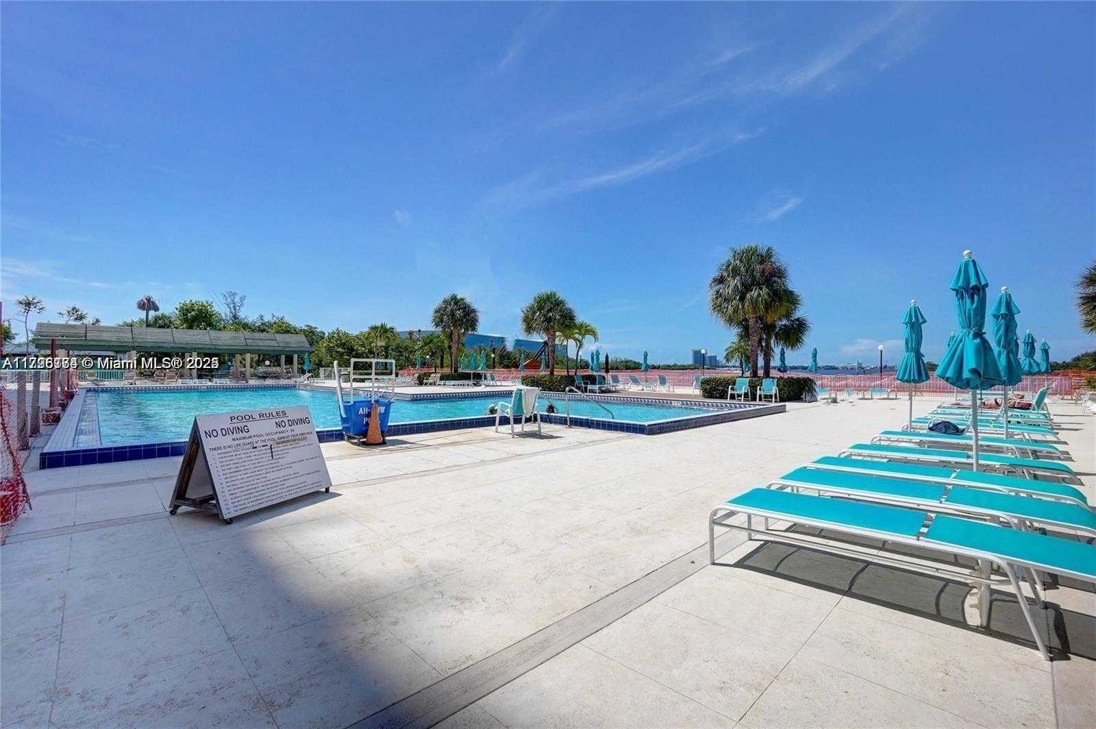 Small Image of 300 BAYVIEW DR #508, Sunny Isles Beach Number 25