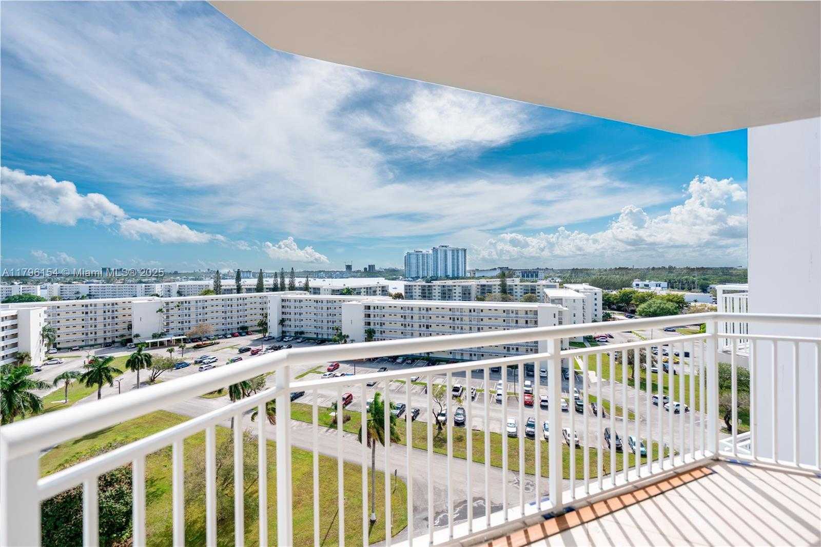Small Image of 18011 BISCAYNE BLVD #1001, Aventura Number 13