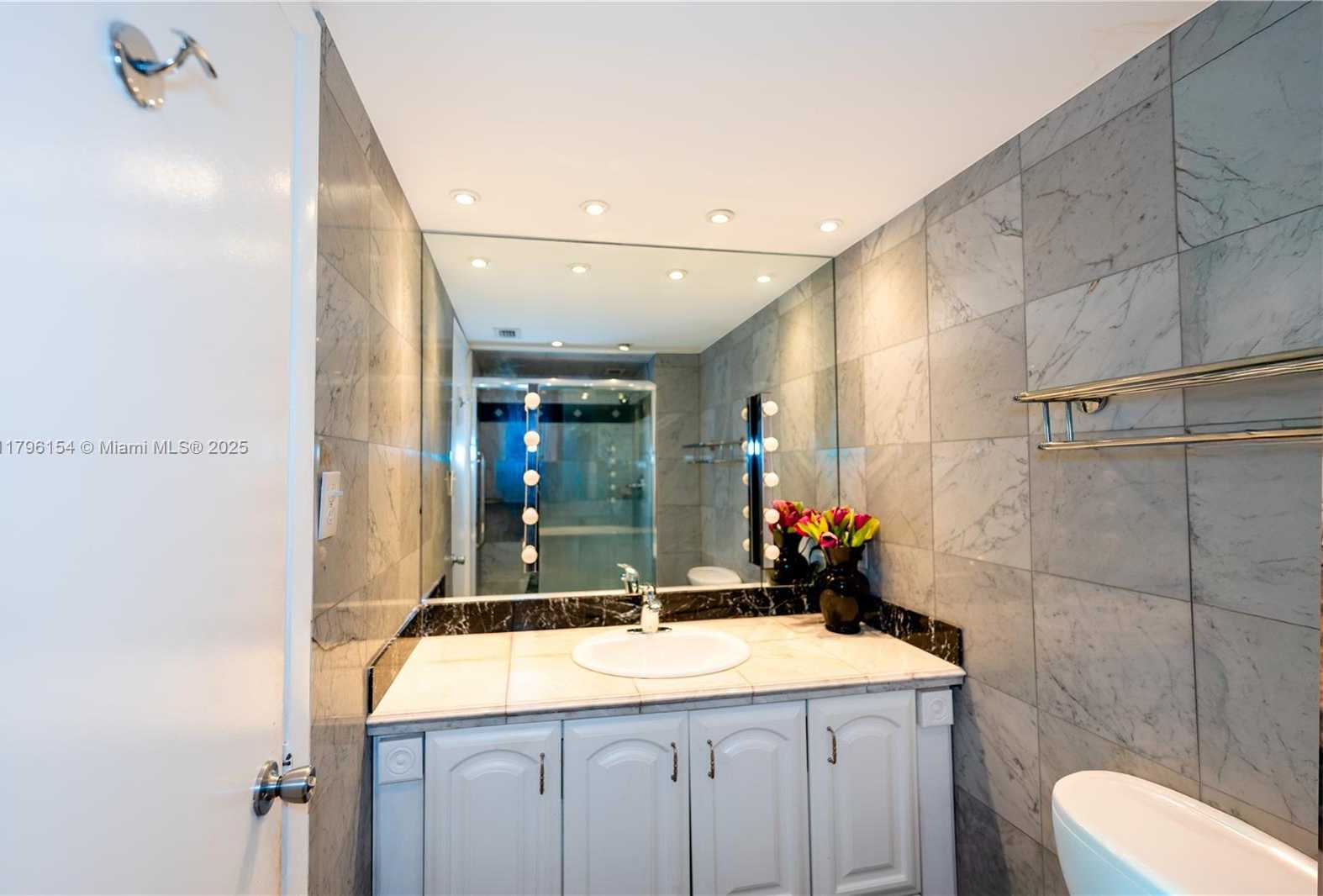 Small Image of 18011 BISCAYNE BLVD #1001, Aventura Number 8
