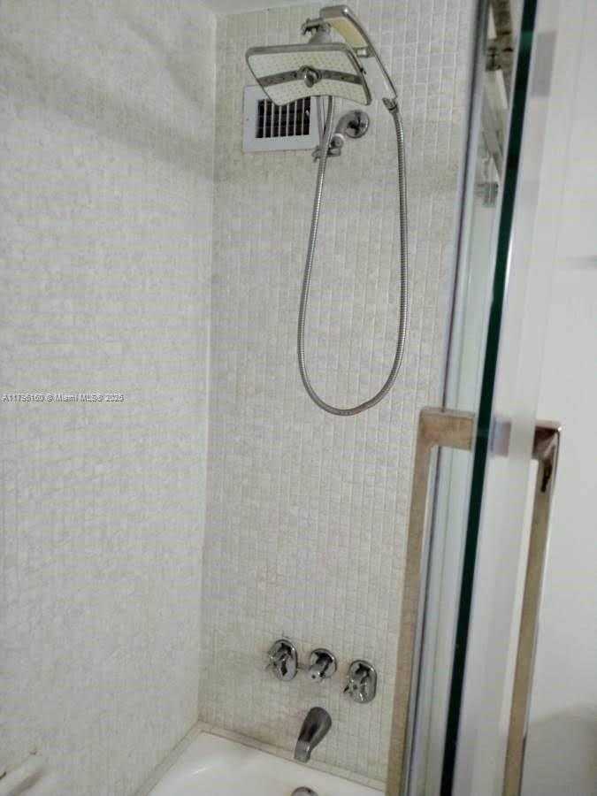 Small Image of 1000 WEST AVE #1118, Miami Beach Number 12