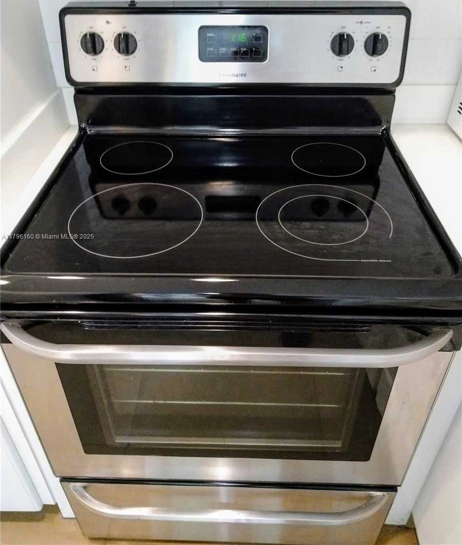 Small Image of 1000 WEST AVE #1118, Miami Beach Number 9