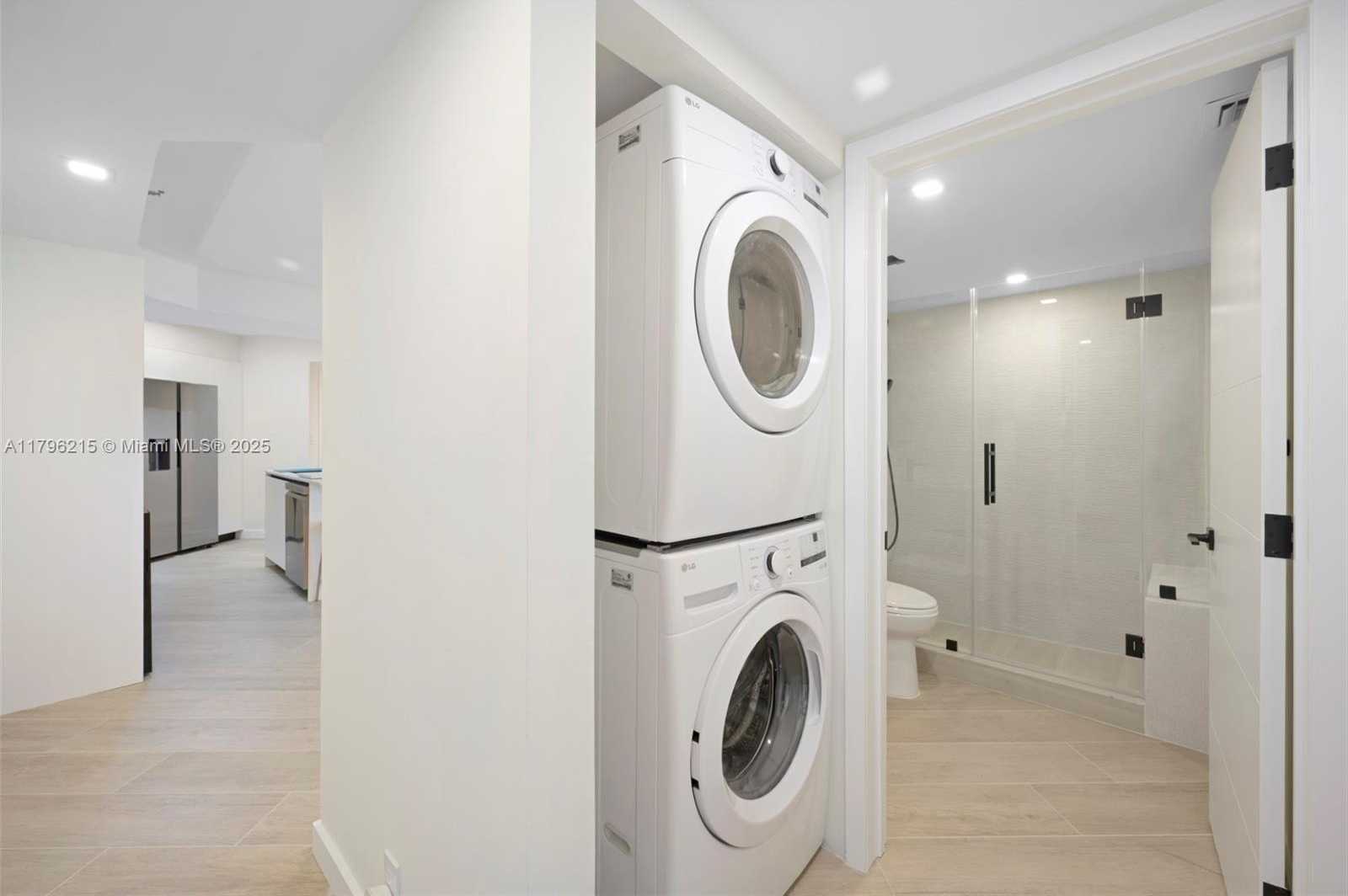 Small Image of 6767 COLLINS AVE #1710, Miami Beach Number 14