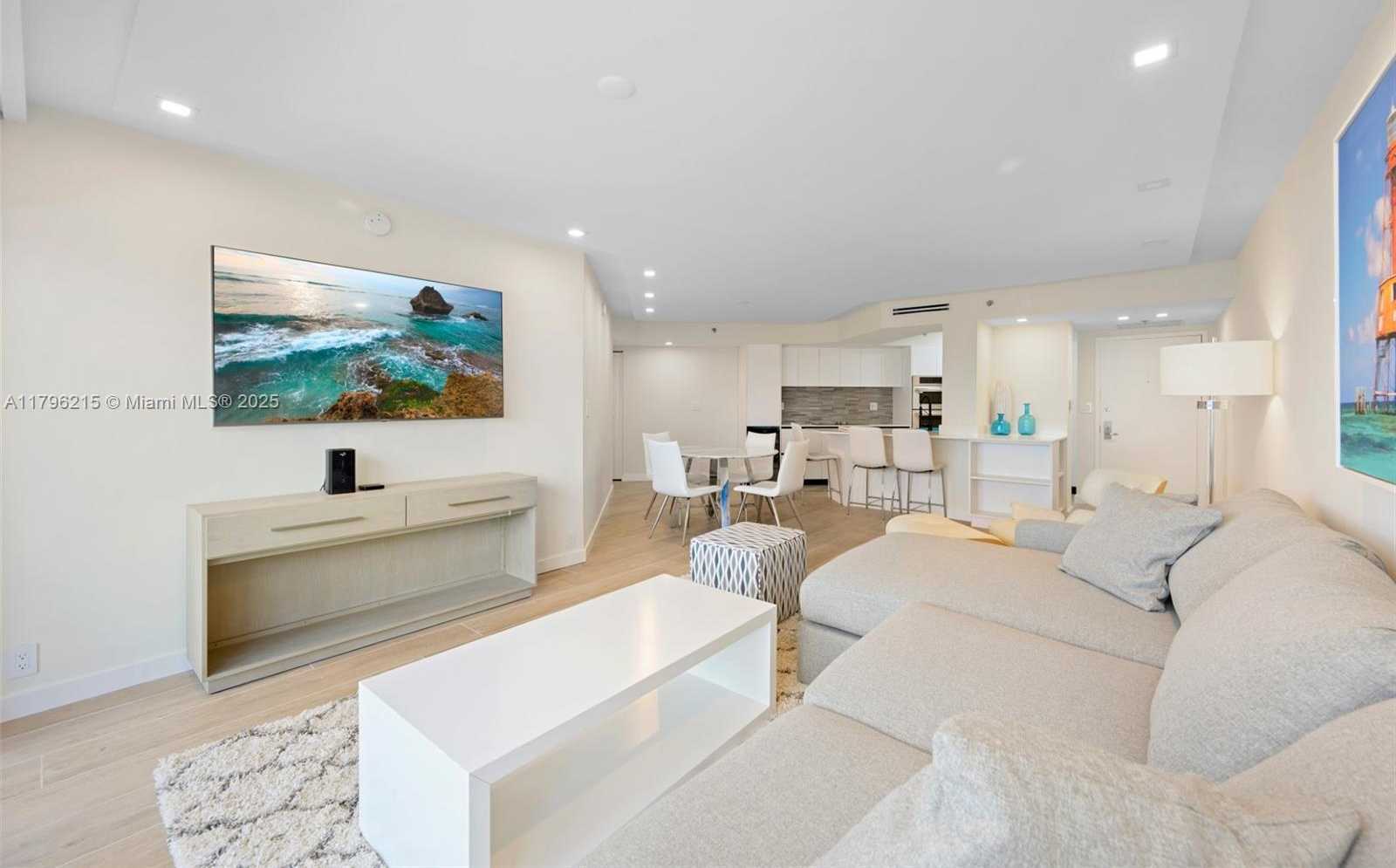 Small Image of 6767 COLLINS AVE #1710, Miami Beach Number 3