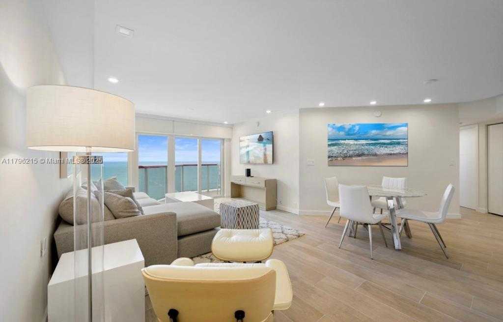 Small Image of 6767 COLLINS AVE #1710, Miami Beach Number 4