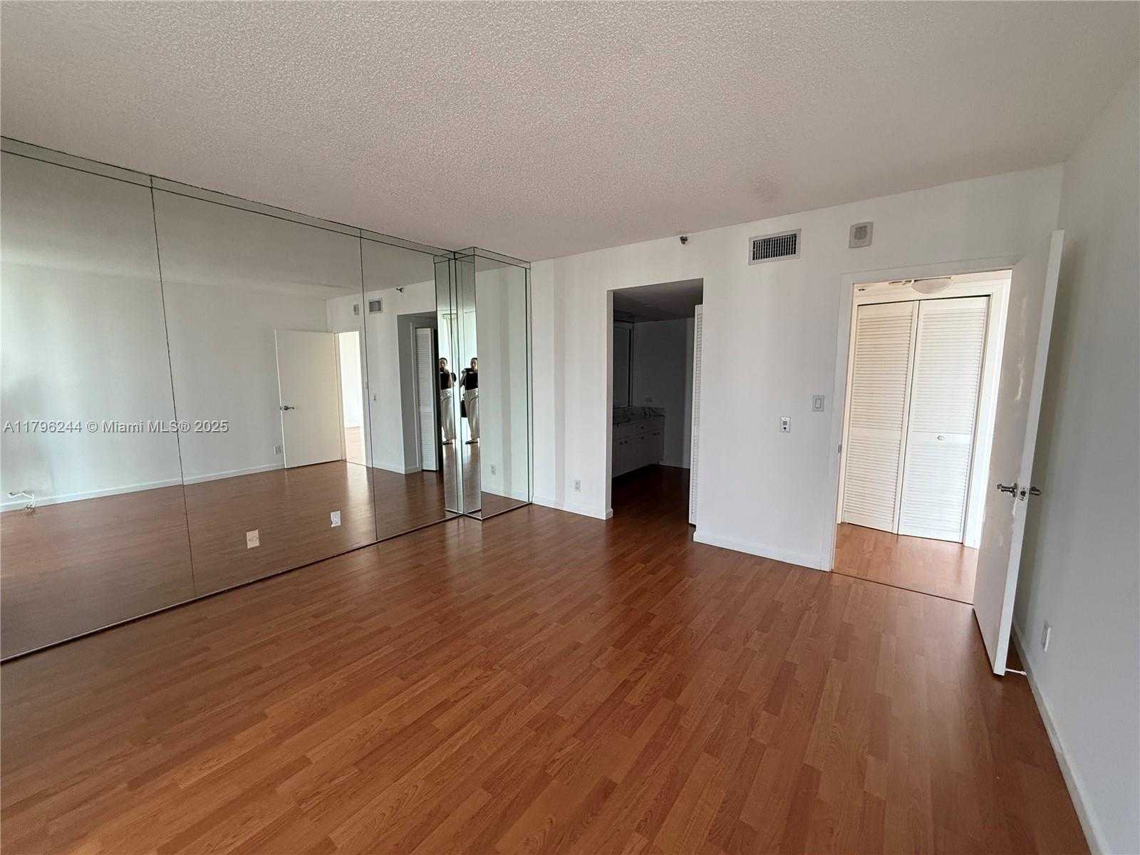 Small Image of 19707 TURNBERRY WAY #5C, Aventura Number 15