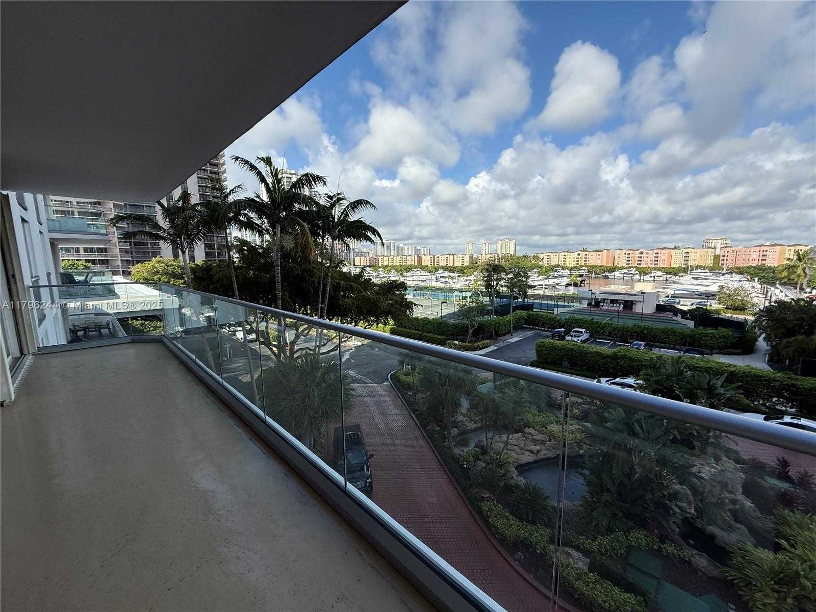 Small Image of 19707 TURNBERRY WAY #5C, Aventura Number 18