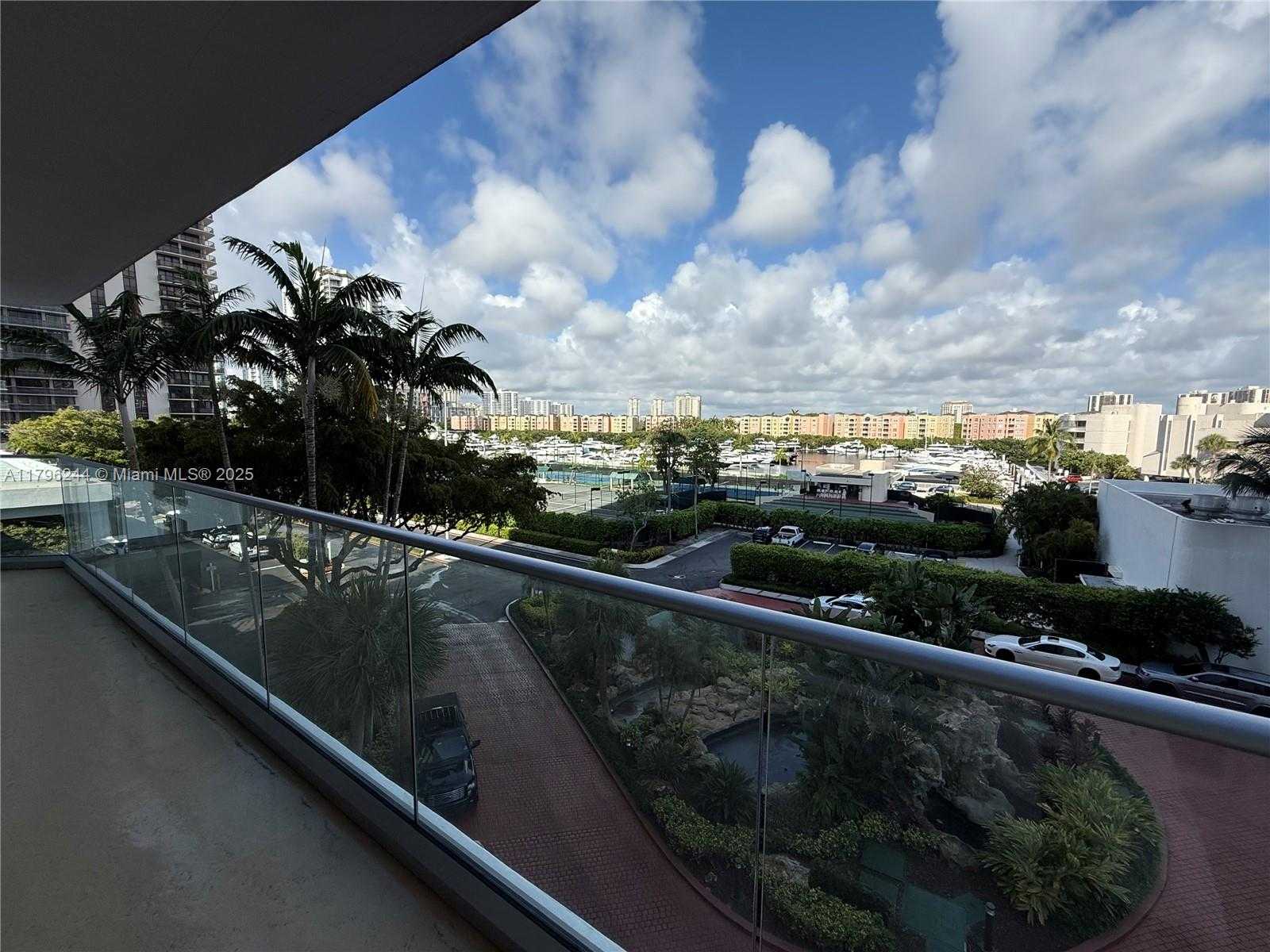 Small Image of 19707 TURNBERRY WAY #5C, Aventura Number 19