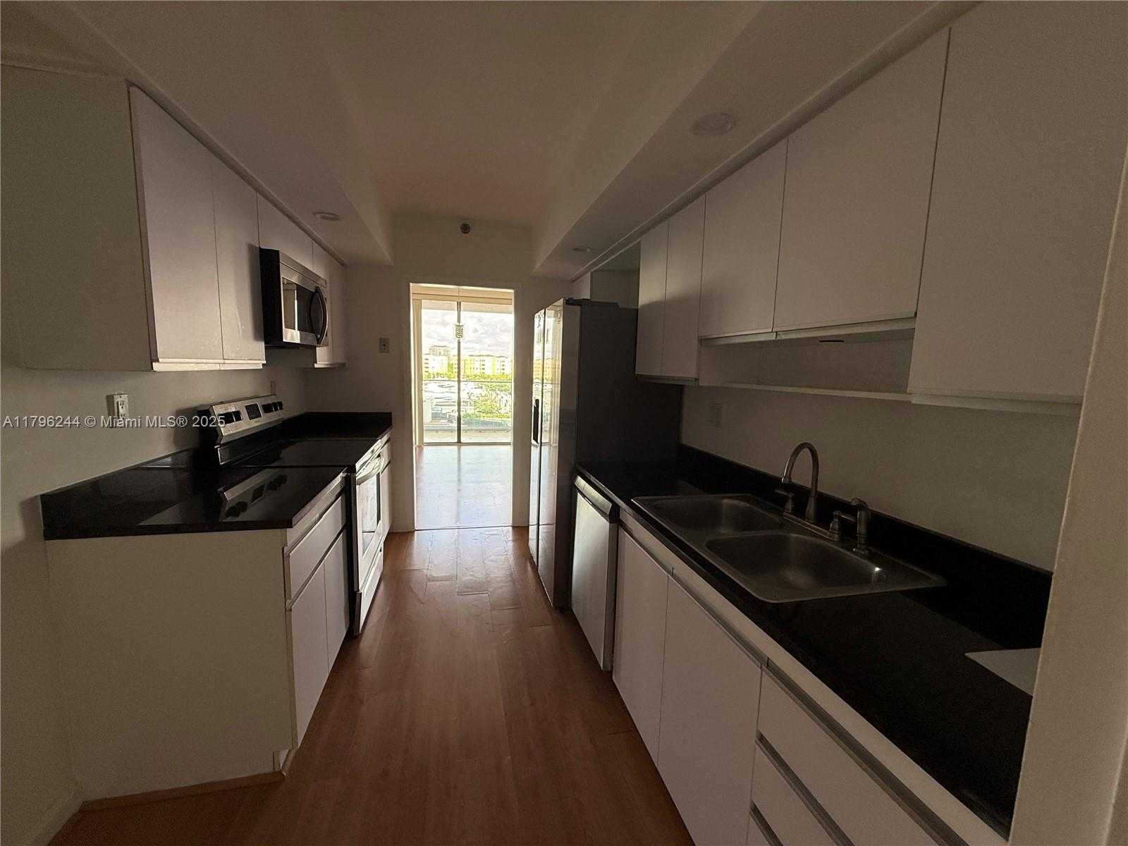 Small Image of 19707 TURNBERRY WAY #5C, Aventura Number 6