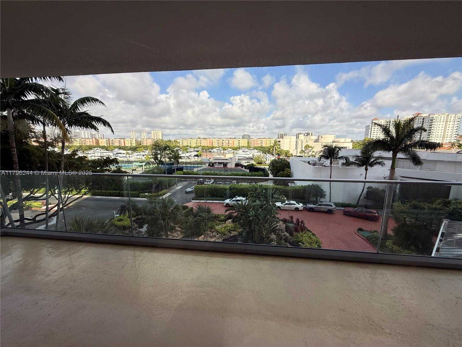 Small Image of 19707 TURNBERRY WAY #5C, Aventura Number 7