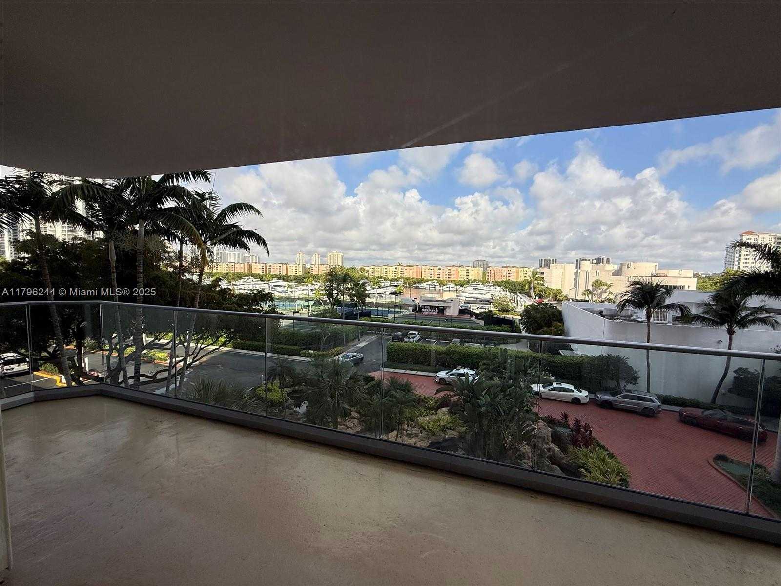 Small Image of 19707 TURNBERRY WAY #5C, Aventura Number 8
