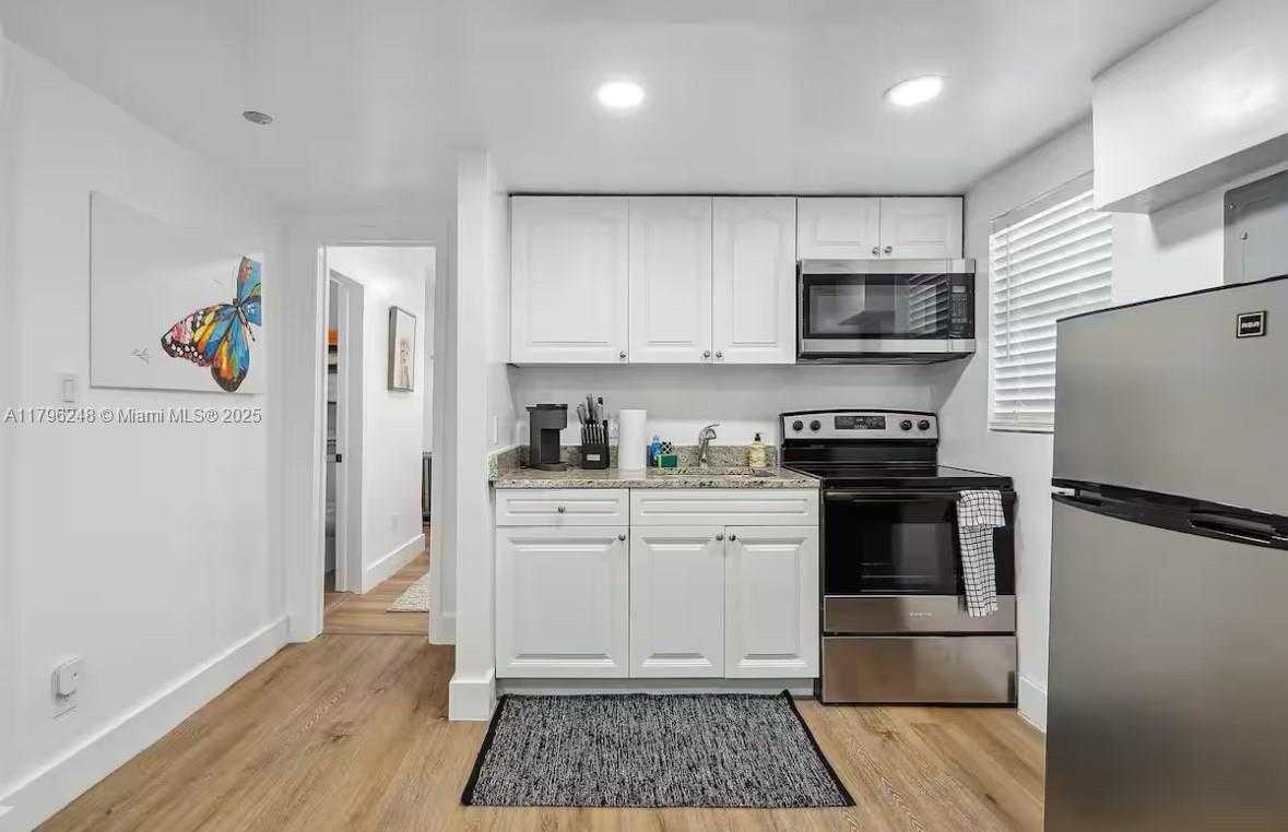 Small Image of 310 OREGON ST #3, Hollywood Number 10