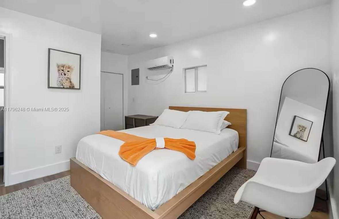 Small Image of 310 OREGON ST #3, Hollywood Number 13