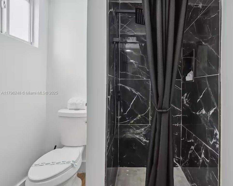 Small Image of 310 OREGON ST #3, Hollywood Number 15