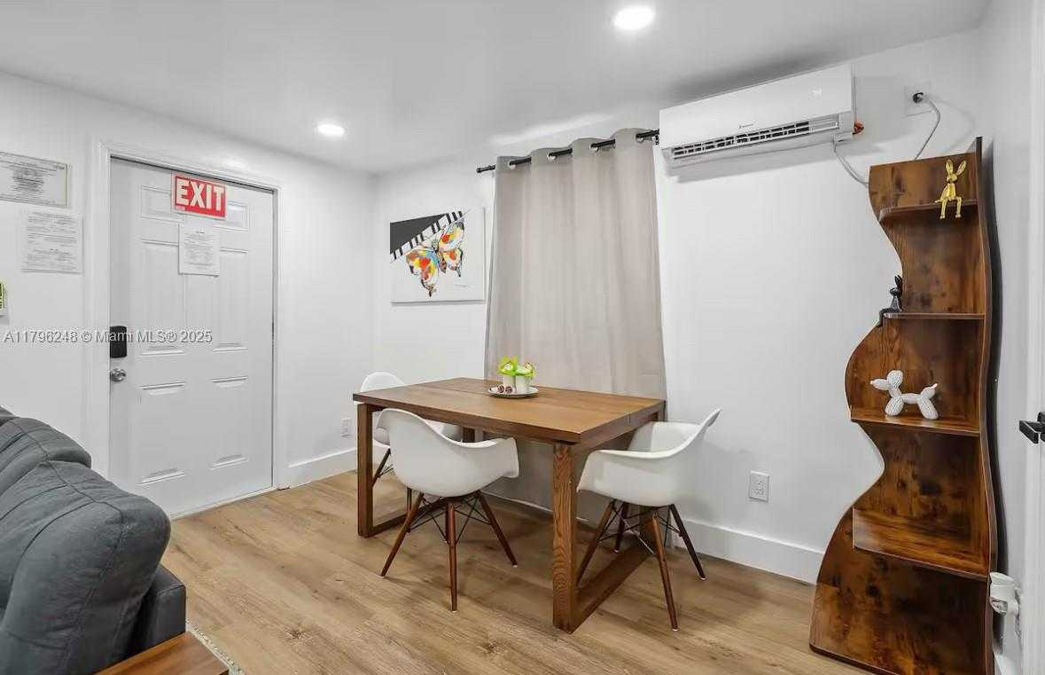 Small Image of 310 OREGON ST #3, Hollywood Number 8