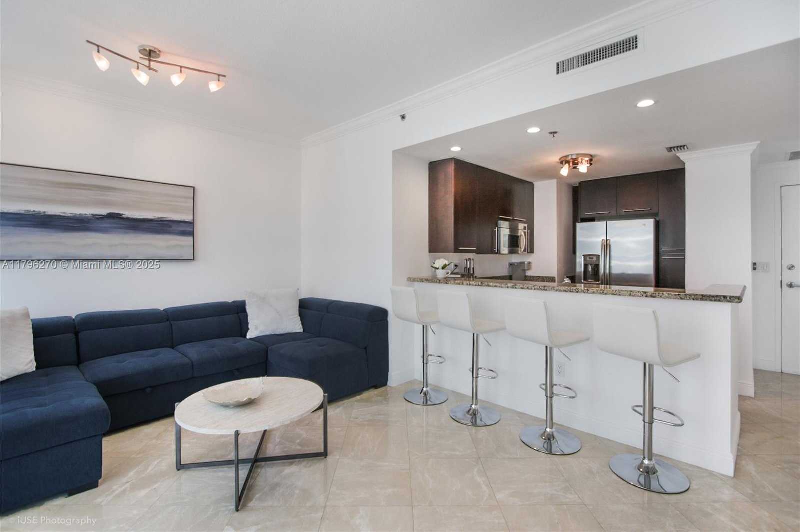 Small Image of 6515 COLLINS AVE #1710, Miami Beach Number 3