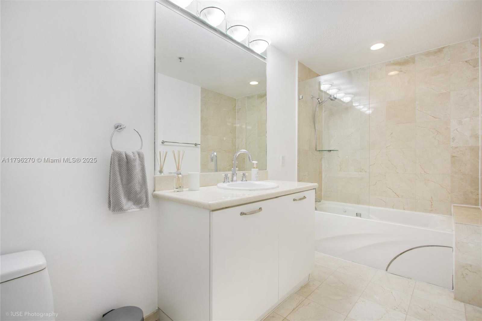 Small Image of 6515 COLLINS AVE #1710, Miami Beach Number 7