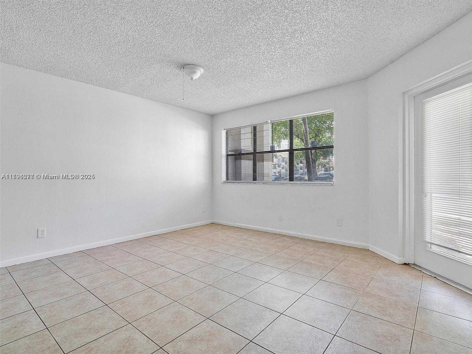 Small Image of 620 SOUTH PARK RD #16-2, Hollywood Number 13