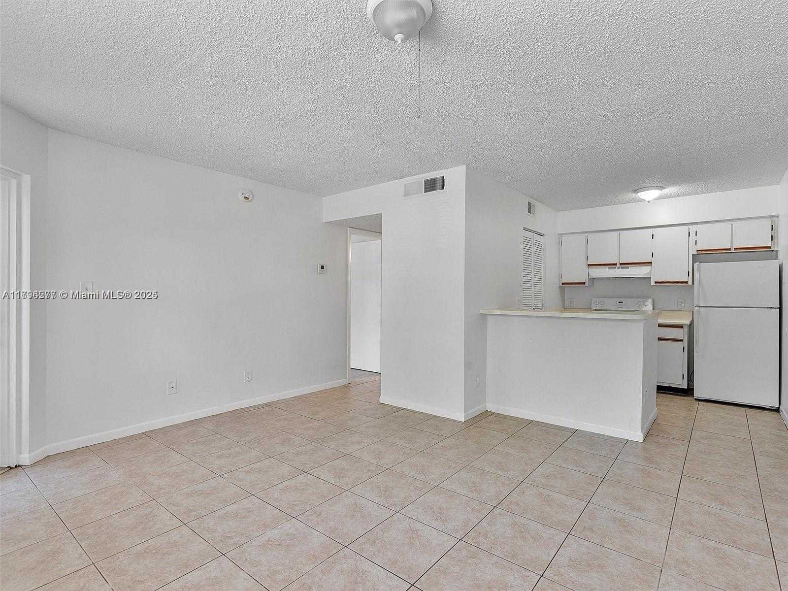 Small Image of 620 SOUTH PARK RD #16-2, Hollywood Number 16