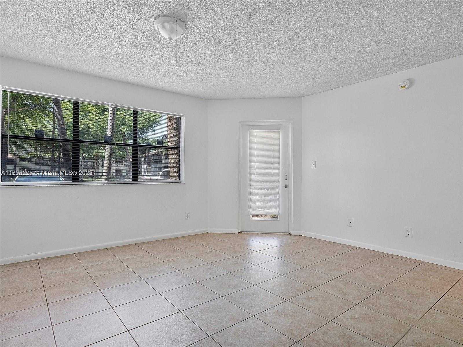 Small Image of 620 SOUTH PARK RD #16-2, Hollywood Number 17