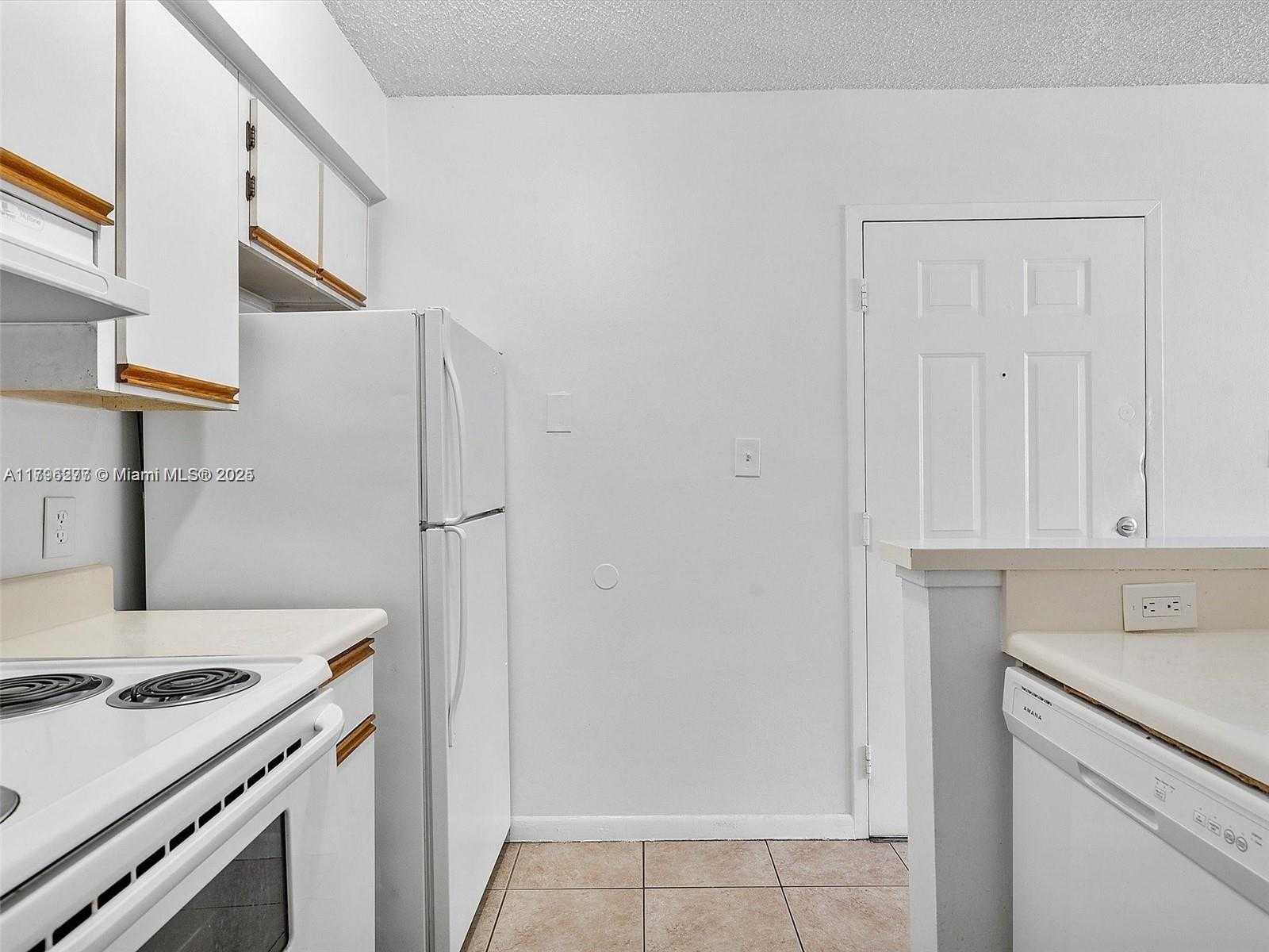 Small Image of 620 SOUTH PARK RD #16-2, Hollywood Number 4